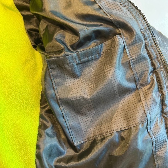 Xersion Kids Black Puffer Coat Attached Hood Size Small - Picture 7 of 11